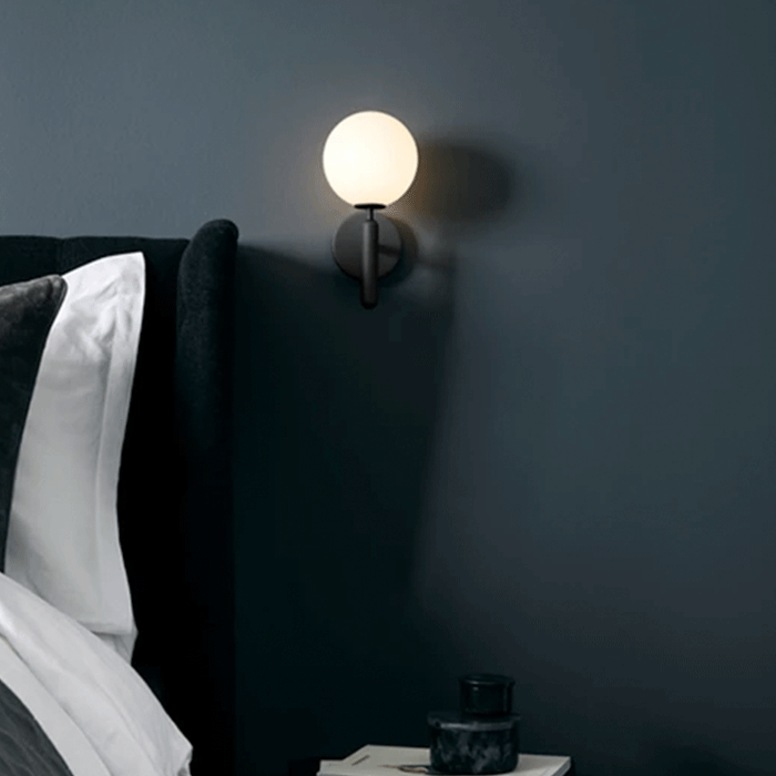 Miira-Væglampe-Opal-Glas-2