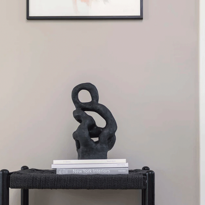 Skulptur-i-Sten-Resin-Sort-4