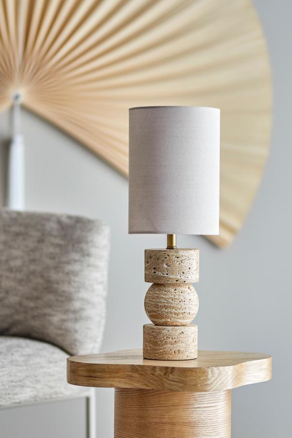 Bordlampe i travertin