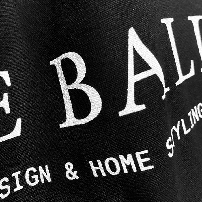 Balie Balie mulepose i 100% bomuld der måler 39x42cm med en stroplængde på 30 cm. Denne fine mulepose kan foldes sammen, så den næsten ingenting i tasken fylder